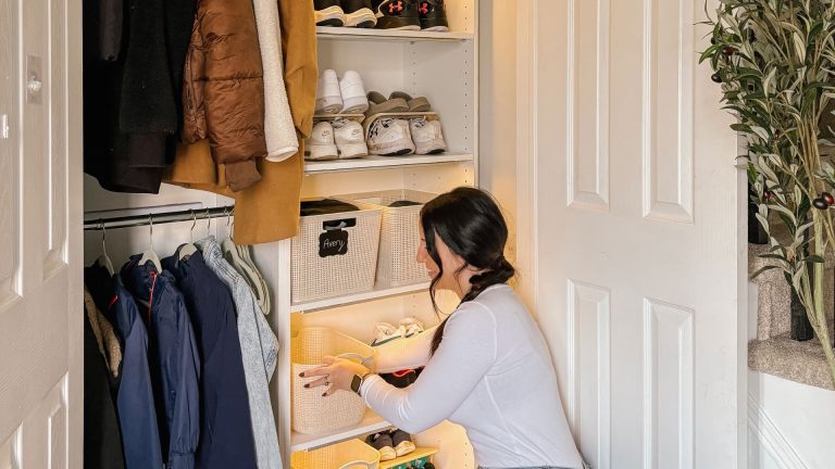 Systèmes d'organisation de placards : mettre de l'ordre dans les placards de votre maison
