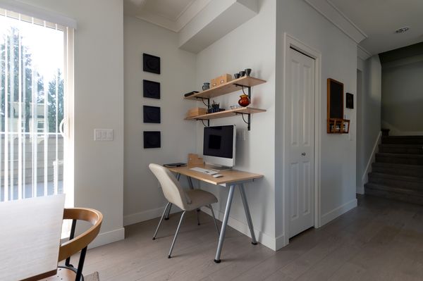 An Office in a Small Space—Is It Possible?