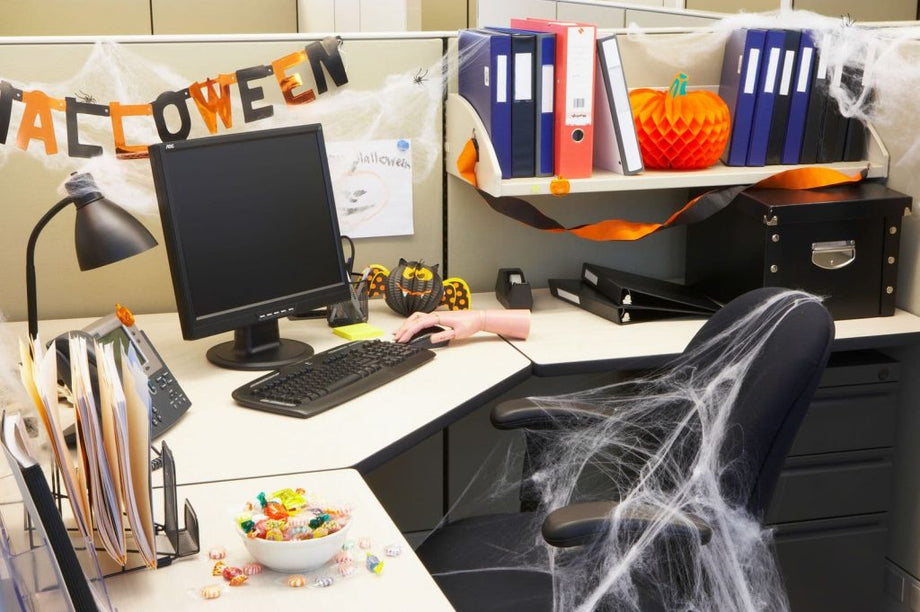 Il est temps de jouer – Idées de décoration d'Halloween amusantes, créatives et élégantes pour le bureau