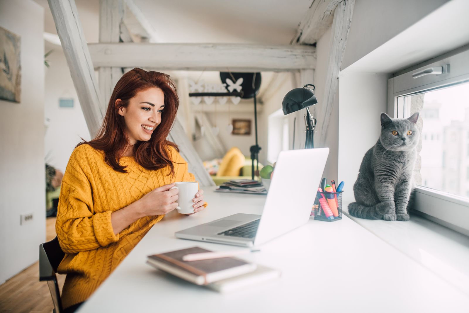 6 Quick and Easy Home Office Hacks to Stay Tidy and Organized