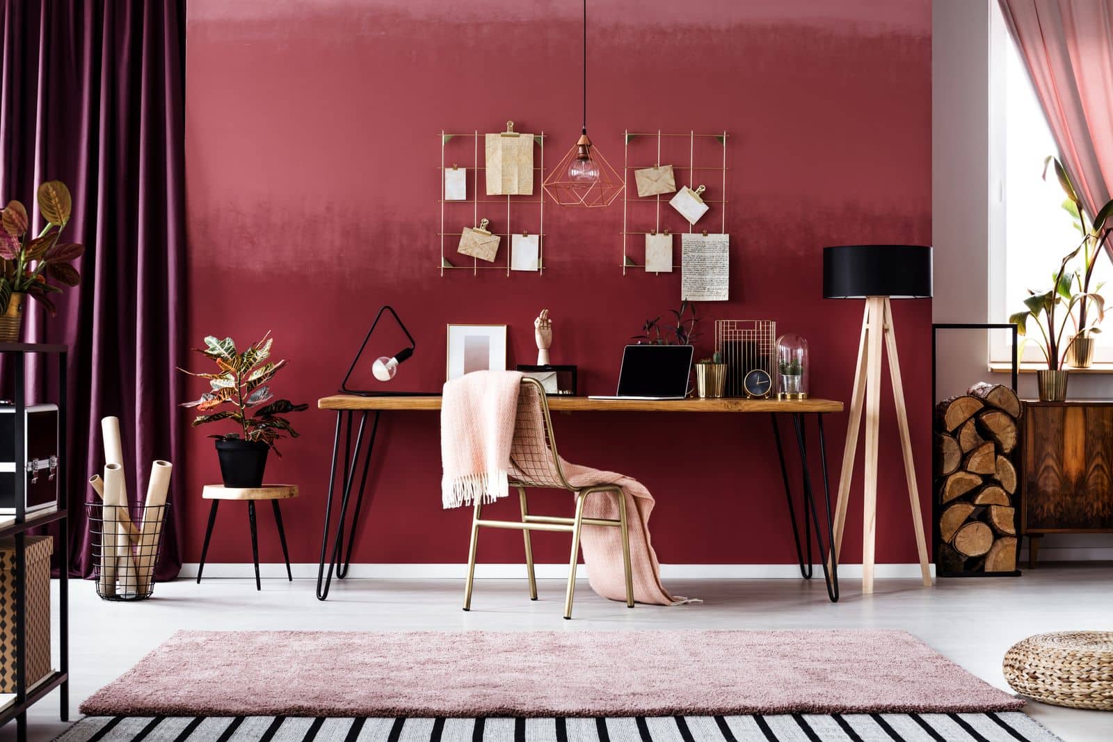Home office with burgundy tones